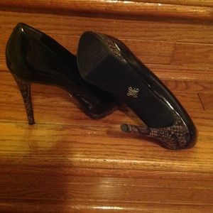Traded Vera wang pumps size 8